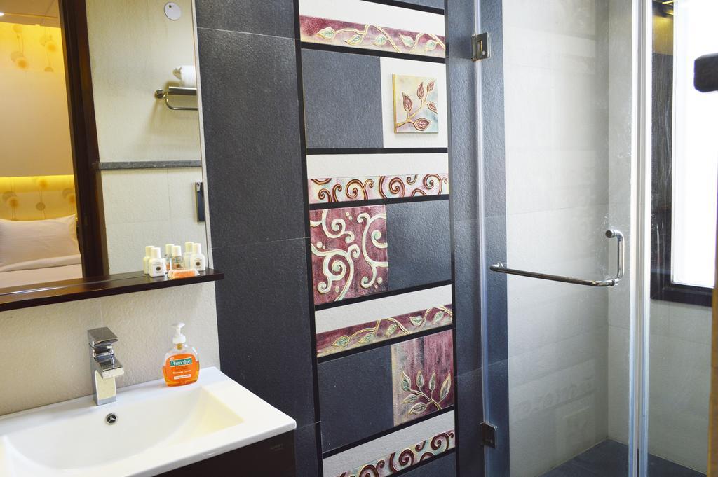 When In Gurgaon - Service Apartments, Near Medanta Medicity Delhi  Exterior photo