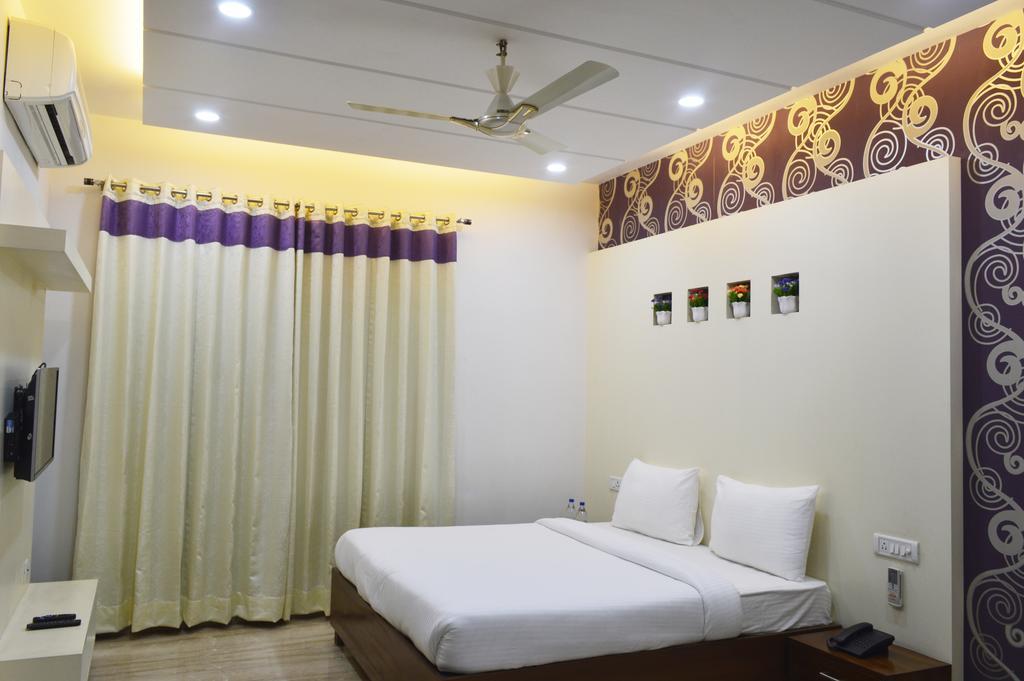 When In Gurgaon - Service Apartments, Near Medanta Medicity Delhi  Exterior photo
