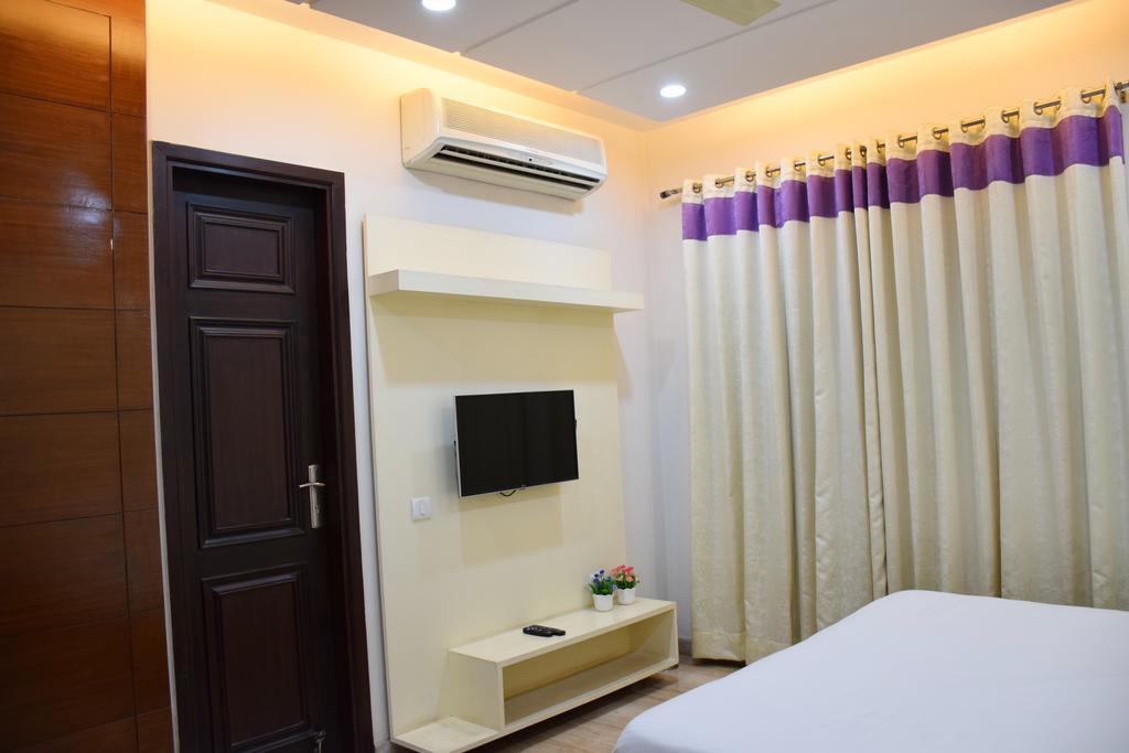 When In Gurgaon - Service Apartments, Near Medanta Medicity Delhi  Exterior photo
