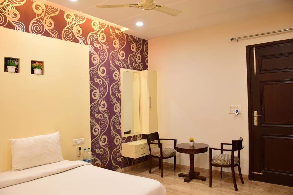 When In Gurgaon - Service Apartments, Near Medanta Medicity Delhi  Exterior photo