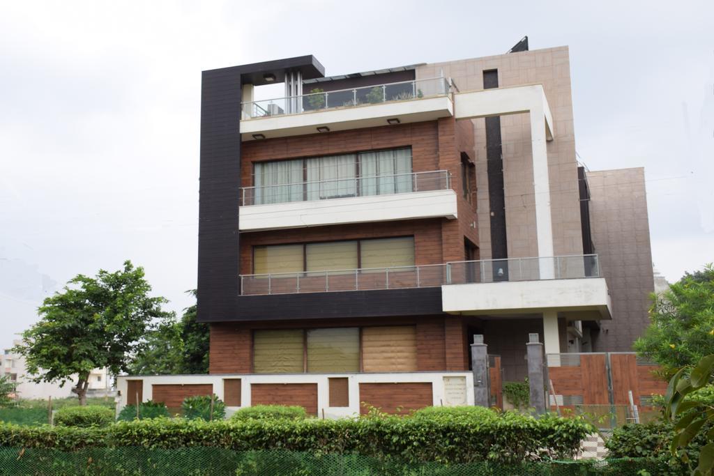 When In Gurgaon - Service Apartments, Near Medanta Medicity Delhi  Exterior photo