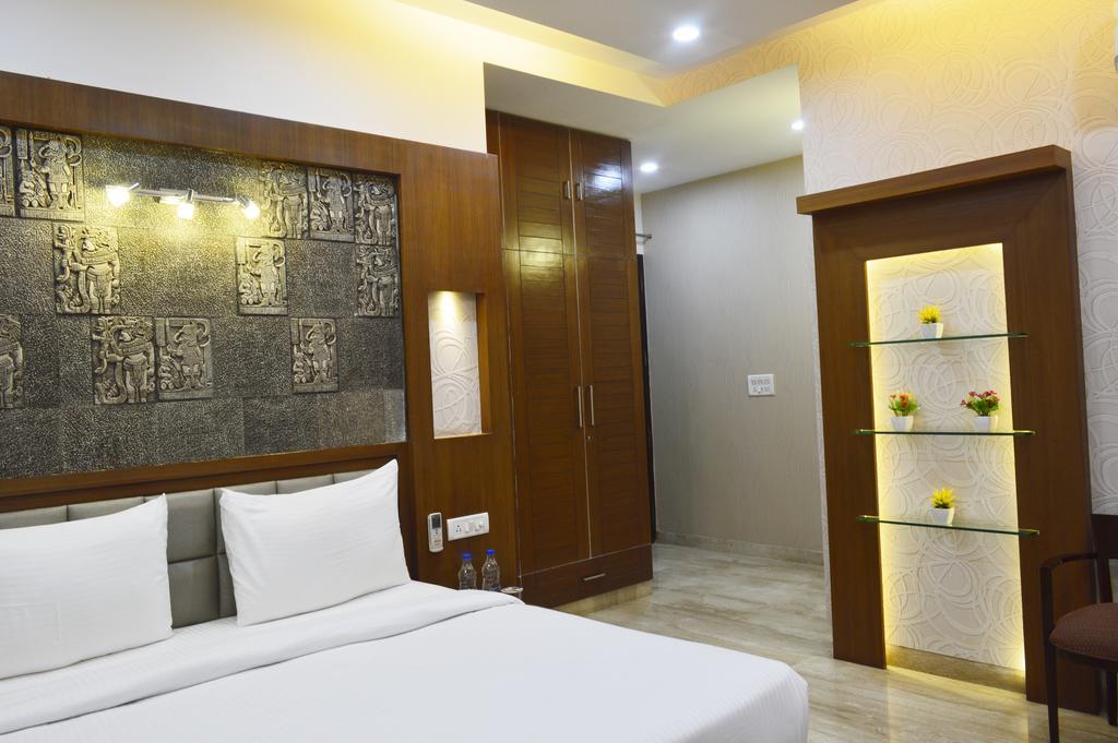 When In Gurgaon - Service Apartments, Near Medanta Medicity Delhi  Exterior photo