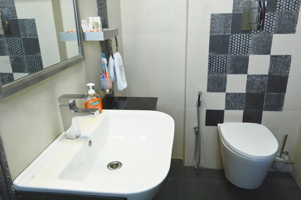 When In Gurgaon - Service Apartments, Near Medanta Medicity Delhi  Exterior photo